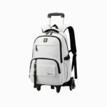 Cartable beige à roulettes sur fond blanc