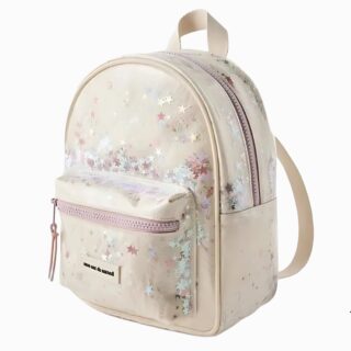 Cartable paillette étoile pour la maternelle de couleur beige avec des paillettes étoilés. Sur fond gris clair.