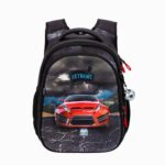 Cartable CM2 pour garçon noir à motif voiture de course rouge sur fond blanc