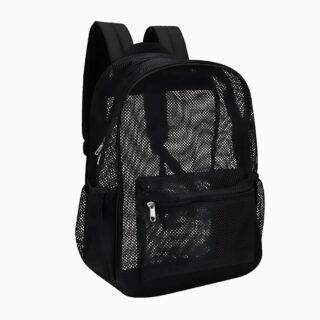 Cartable sac à dos noir en maille transparente avec un espace principal et une poche à l'avant. Sur fond gris clair.