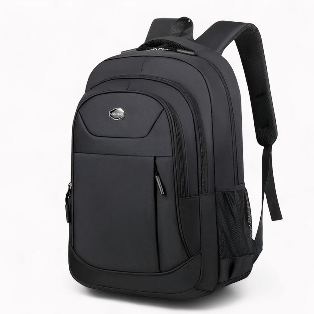 Sac à dos scolaire noir pour enfant, avec plusieurs compartiments, poche zippée à l'avant et bretelles rembourrées, présenté de 3/4 sur fond neutre.