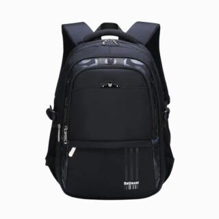 Cartable scolaire pour enfant noir avec détails colorés, grand sac à dos ergonomique, vu de face, avec bretelles rembourrées et multiples compartiments.