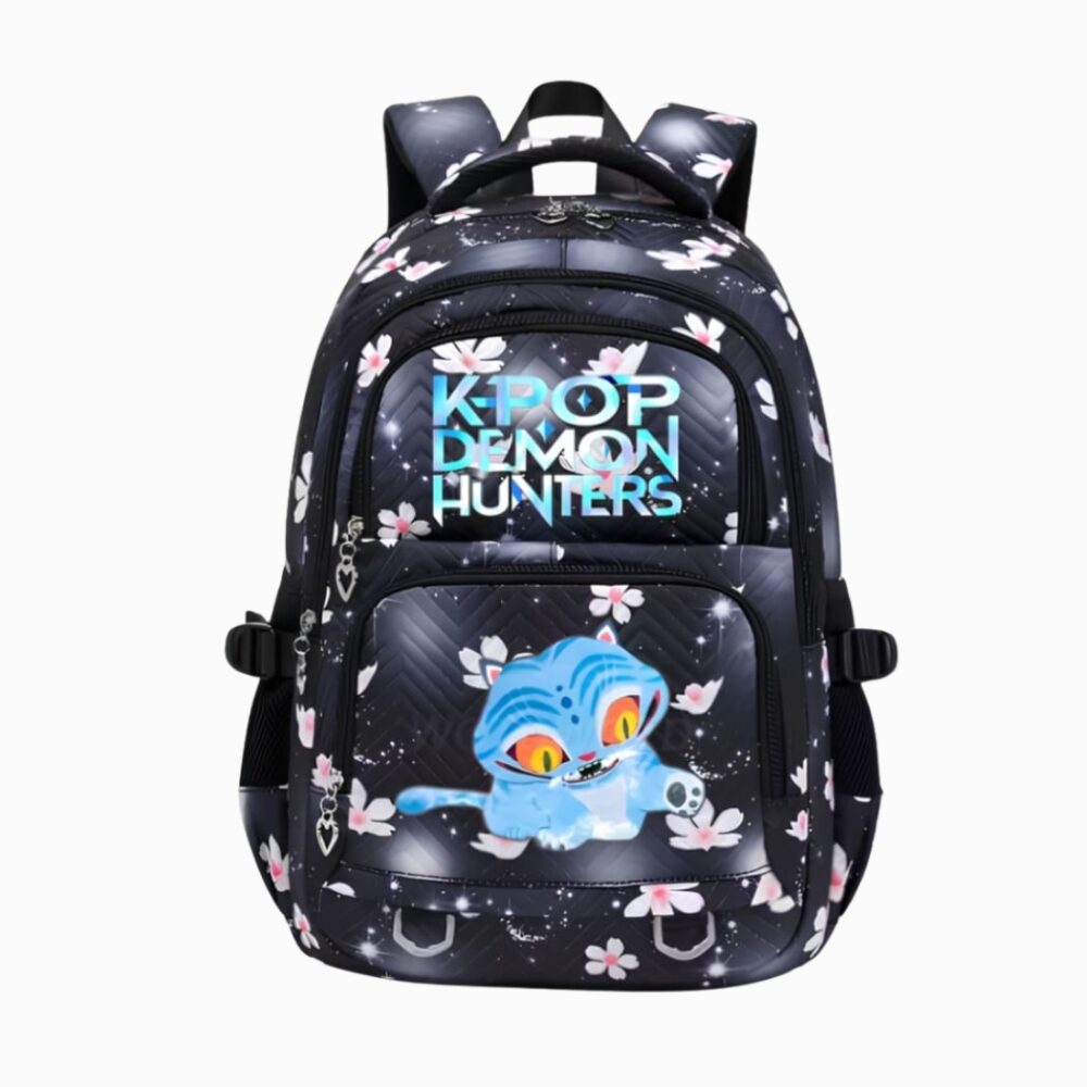 Cartable Kpop Demon Hunters noir avec le dessin de Derpy, sur fond gris