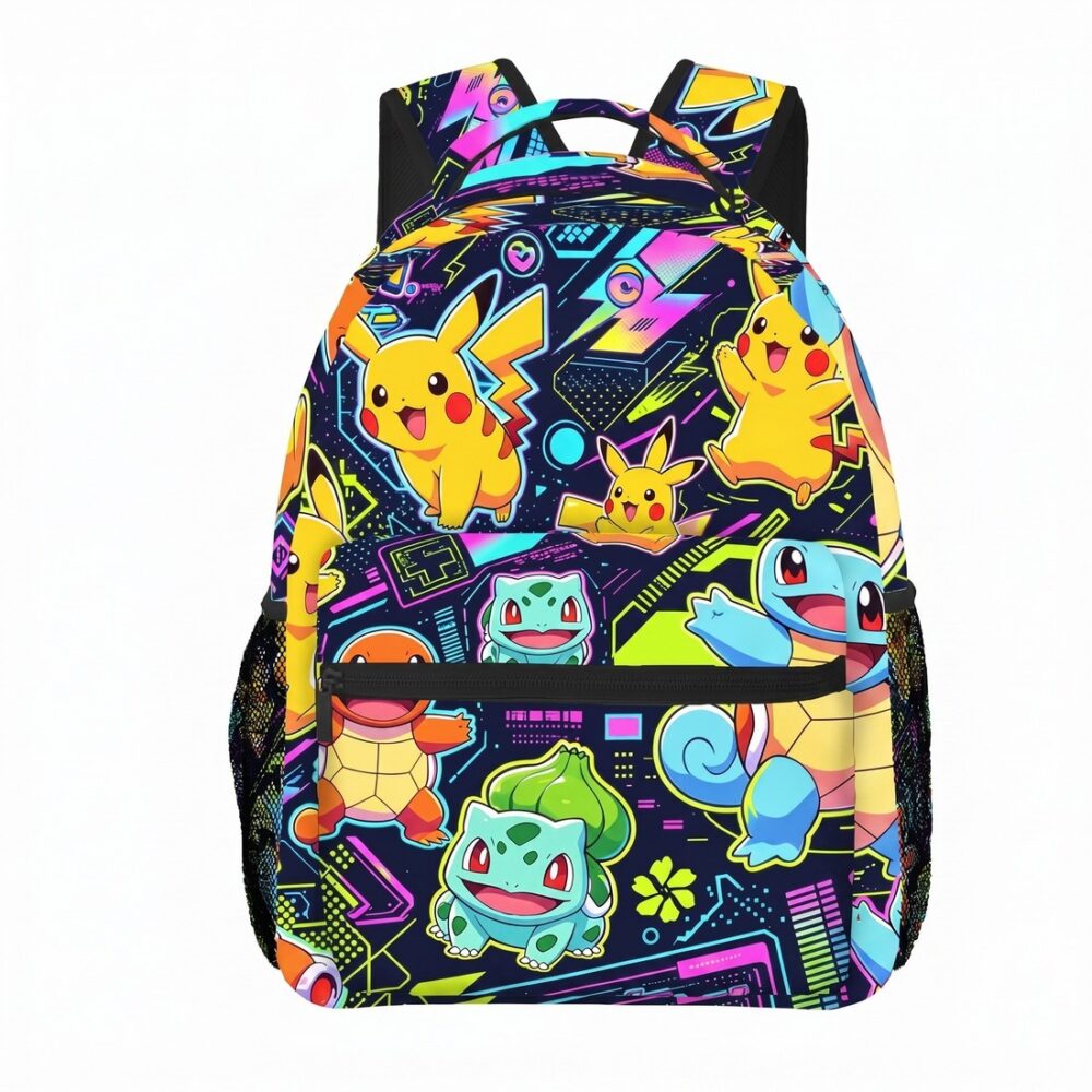 Un cartable Pokémon à imprimé coloré et dynamique, avec Pikachu, Bulbizarre, Salamèche et Carapuce sur fond noir.