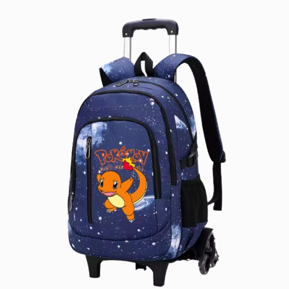 Un Cartable Pokémon Salamèche à 6 roulettes bleu à motifs d’étoiles, avec poignée télescopique, dos rembourré et image de Salamèche sur le devant.