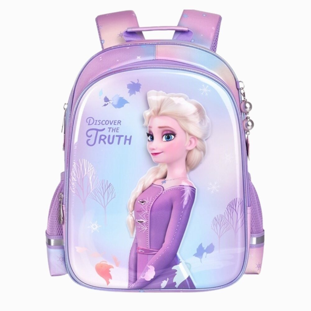 Un cartable Reine des Neiges Elsa pour classes primaires violet et rose, avec Elsa imprimée sur le devant et des bretelles rembourrées, sur fond blanc.