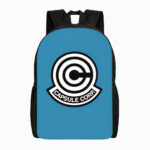 Un cartable Dragon Ball Z Capsule Corp bleu avec le logo blanc et noir au centre, sur fond blanc.