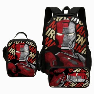 Un cartable Avengers Iron Man noir avec le visage rouge et gris d’Iron Man, accompagné d’une petite sacoche et d’une trousse assorties.