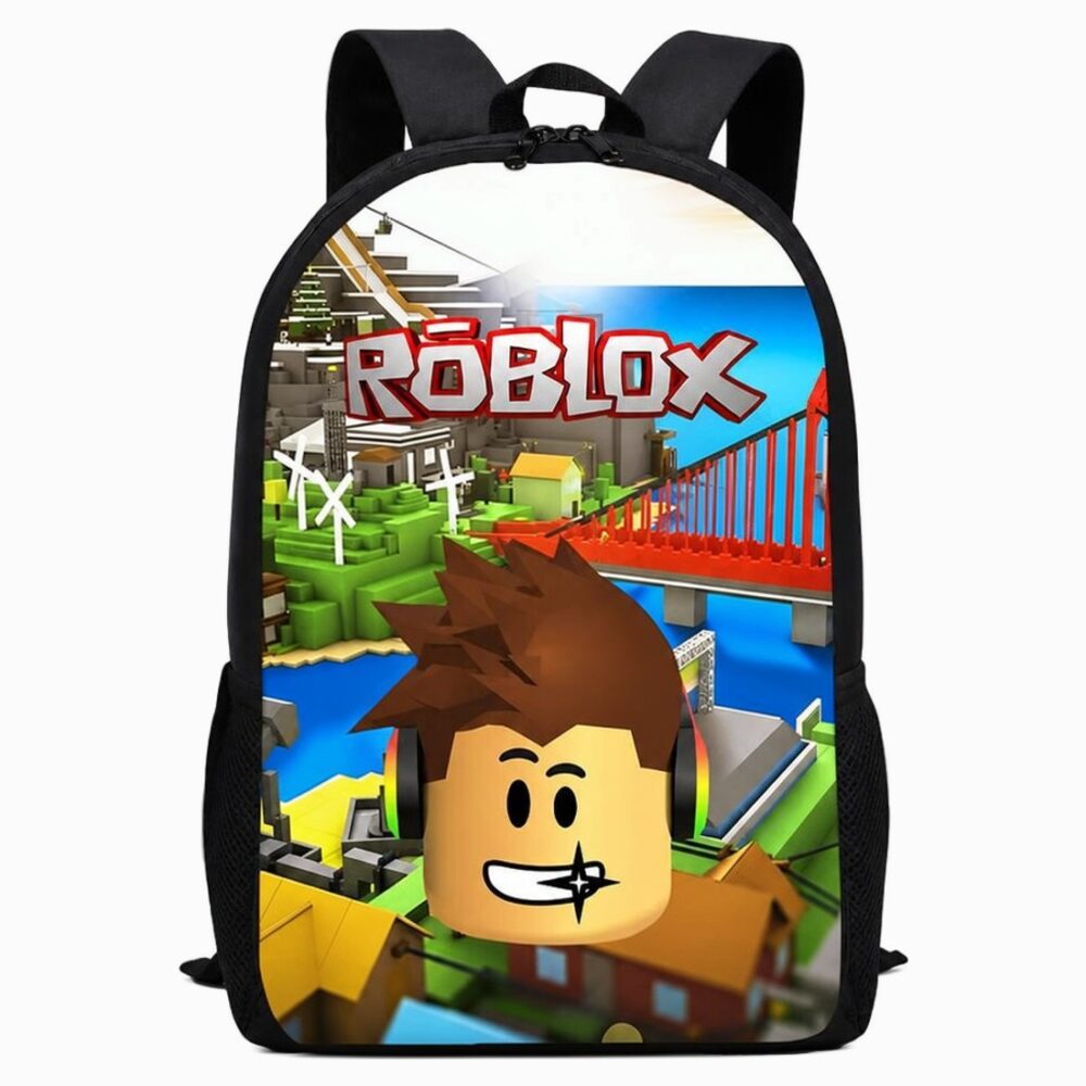 Un cartable Roblox avec imprimé de personnage souriant, noir, avec le logo Roblox et un visage de dessin animé devant un décor de jeu coloré.